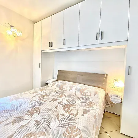 Nel Cuore Di Viale Certosa Milano, Comodo Per Raggiungere Centro Storico, Rho Fiera Milano, Eventi E Concerti, Con Parcheggio Privato Interno A Scelta Milano